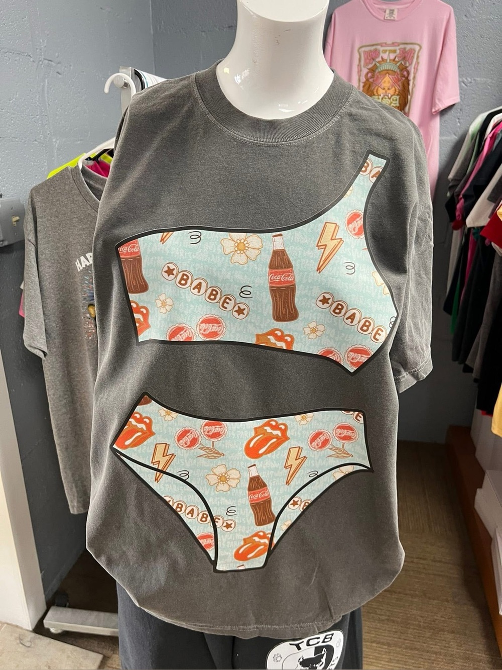 Brand new unisex T-shirt comfort colors bikini